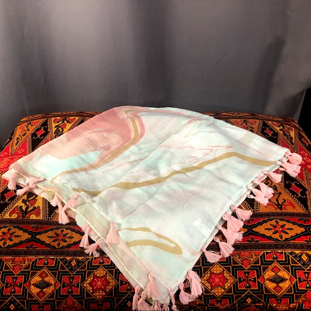 🆕 TWO’S COMPANY Marble Wash Scarf